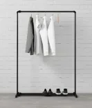FREJA I - Stojalo za oblačila Rusticline s palico za čevlje, prostostoječe, 1100x1580 mm