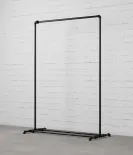 FREJA I - Stojalo za oblačila Rusticline s palico za čevlje, prostostoječe, 1100x1580 mm