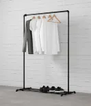 FREJA I - Stojalo za oblačila Rusticline s palico za čevlje, prostostoječe, 1100x1580 mm